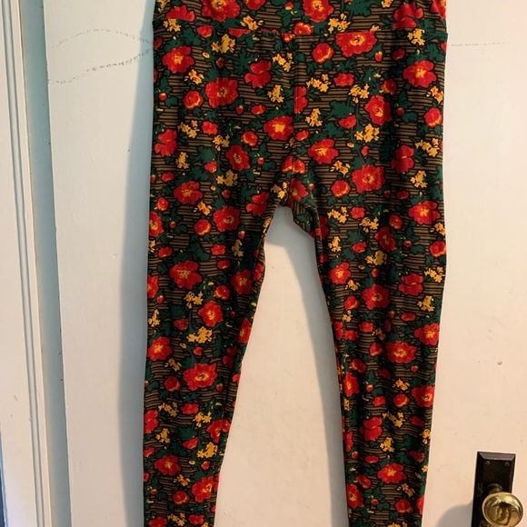 Lularoe red and yellow flower leggings size tall and curvy - Picture 2 of 4